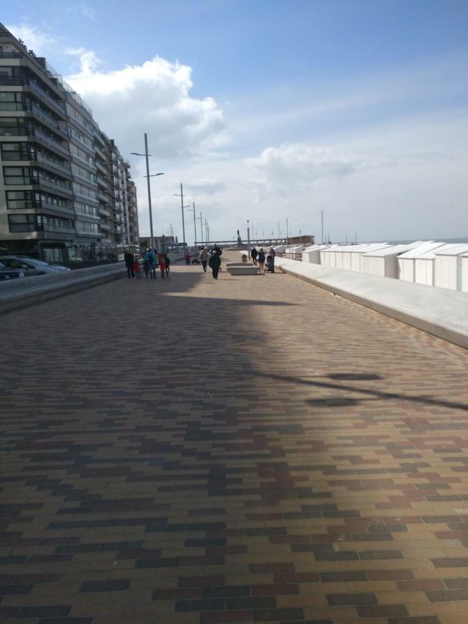 Wenduine Op Zeedijk Apartment Bagian luar foto